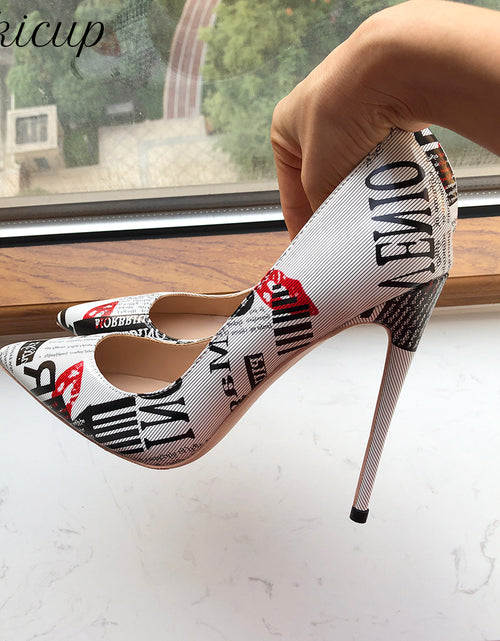 Load image into Gallery viewer, Graphic Print Pointy Toe High Heel Shoes
